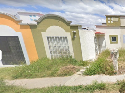 Casa En Remate Bancario En Av. Los Fresnos. Tlajomulco De Zuniga. Jal.-fva