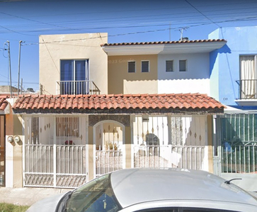 Casa En Remate Bancario En Los Arrayanes, Guadalajara, Jalisco. (60% Debajo De Su Valor Comercial, Oferta Unica, Solo Recursos Propios) -ekc