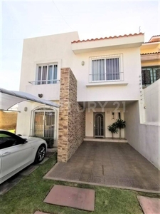 Casa En Venta En Cortijo De San Agustín, Tlajomulco De Zúñiga.