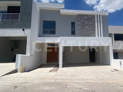 Casa En Venta En Fraccionamiento Torralba, Chihuahua