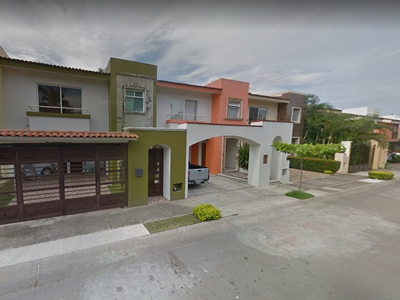 Casa En Venta En Recidencial Fluvias, Puerto Vallarta. -ekc