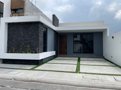 Casa Nueva En Preventa, Lomas De La Rioja, Puerta De Alcalá