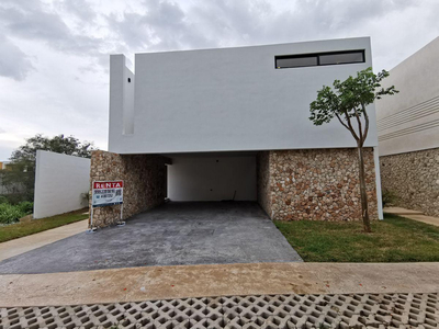 Casa Nueva En Renta En Mérida, Privada Kinish Cholul.