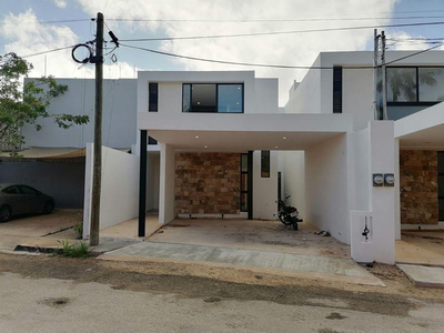 Casas En Venta En Mérida, Yucatán Cholul De 3 Recámaras.