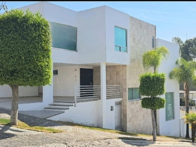 Gran Oportunidad: Hermosa Casa En Lomas De Angelópolis