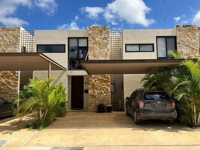 Townhouse En Venta Merida, Temozón Norte