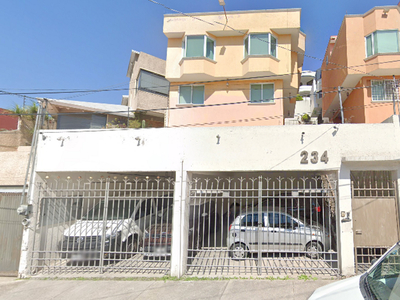 Casa en venta Calle Cerro De La Bufa 234, Mz 001, Habitacional Los Pirules, Tlalnepantla De Baz, Estado De México, México