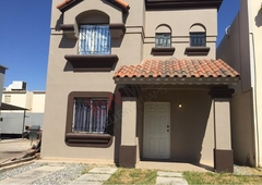 casa en renta de muy buena zona y con mucha seguridad, ubicada en villa toledo ii