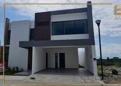 Doomos. Casa con amplios espacios en Lomas Diamante en Alvarado, Veracruz
