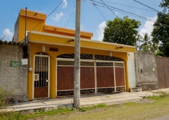 Doomos. Casa en Venta, Colonia Fátima, Colima
