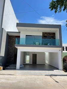 Casas en venta - 243m2 - 3 recámaras - Culiacan - $6,850,000
