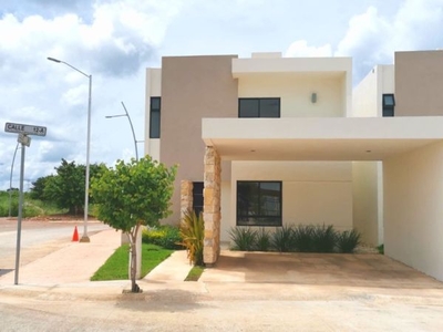Casa en venta, 4 recámaras, Mérida en privada con amenidades |Solana-Alba +