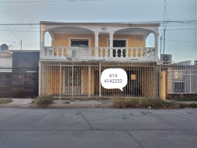Casa en venta con recámara en planta baja Col Rosario