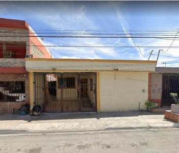Casa en venta de REMATE BANCARIO en la col. Torres de Santo Domingo, San Nicolas de las Garzas.