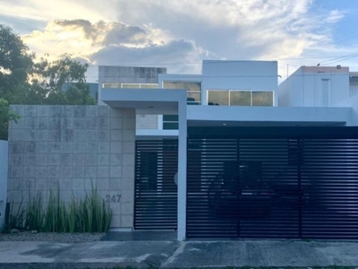Casa en venta en Montes de Amé con terreno amplio, Mérida, Yucatán