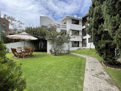 Casa en venta en Paseo de Las Lomas con departamento independiente