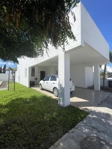 Casa en Venta en Privada dentro de la ciudad 3 recamaras- alberca -Mérida - Chuburna de Hidalgo