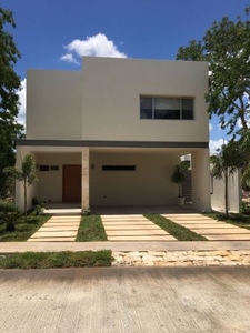 Casa en venta en privada parque central cholul Mérida