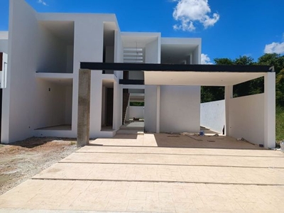 Casa en venta en Privada Parque Natura Cholul Mérida Yucatán.