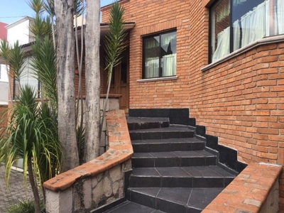 CASA EN VENTA EN SANTA MARÍA SOBRE AVENIDA PRINCIPAL