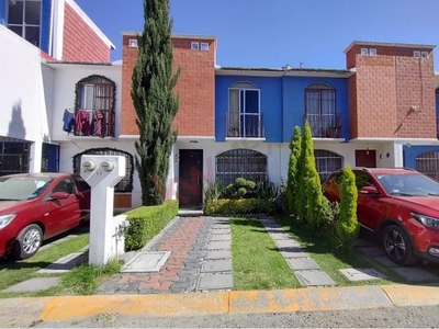 Casa en Venta en Toluca, en privada.
