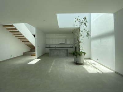 Casa en VENTA estilo minimalista en Loma Alta Tres Marías