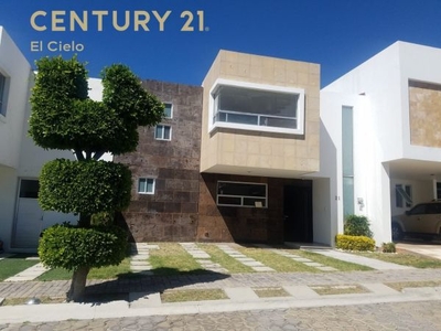 Casa en Venta - Parque Victoria - Lomas de Angelópolis. II