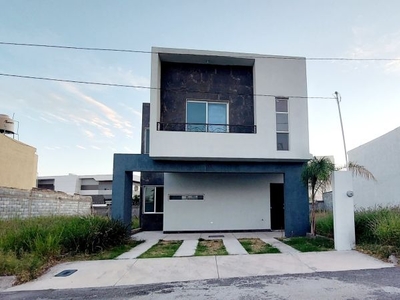 Casa nueva en Venta Zona UACH Norte Los Huertos Chihuahua