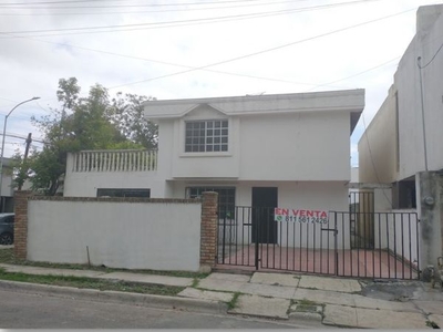 CASA PARA REMODELAR EN RESIDENCIAL ANÁHUAC