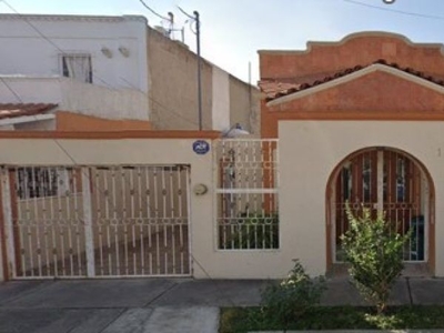 HERMOSA CASA EN JARDINES DEL COUNTRY, GUADALAJARA