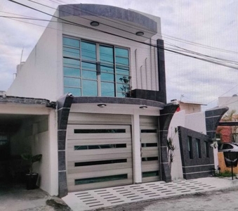 Increíble casa en venta en Fracc. Laguna Real, Veracruz.