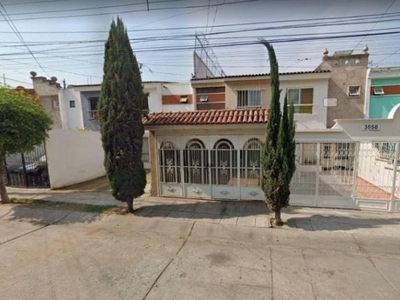 Preciosa casa en Excelente ubicación y precio en Guadalajara