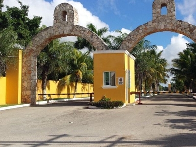 Se vende terreno en esquina en Privada Hacienda Cholul, Mérida