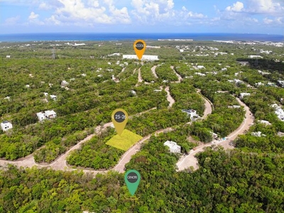 Terreno en venta a pasos del cenote en Senderos Mayakoba, Playa del Carmen