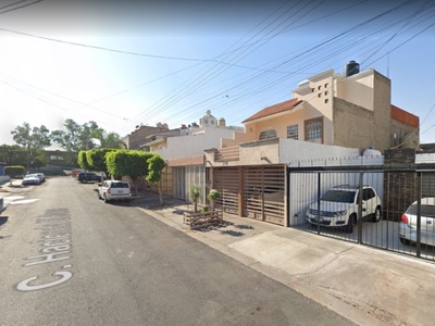 VENDO CASA EN CIRCUNVALACION OBLATOS, GDL-JAL