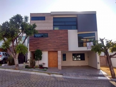 Venta de casa en Lomas de Angelópolis, Cluster 888