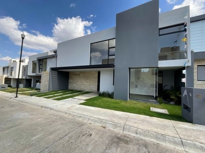 Venta Hermosa residencia a estrenar Junto TEC de monterrey altozano