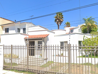 Casa En Venta En Queretaro, Col. Villas Del Meson, Tum