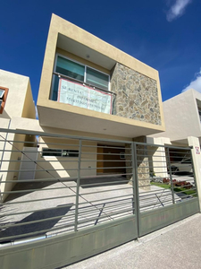 Hermosa Casa En Renta Recién Re Modelada En Querétaro