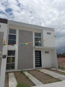 casa en fracc. residencial la trinidad, al poniente.