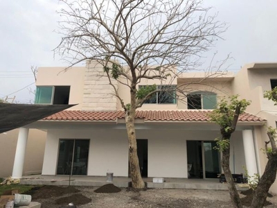 Casa en Fraccionamiento en Lomas de Jiutepec, Jiutepec, Morelos CAEN-Di-753-Fr