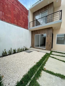 Casa en venta en Fraccionamiento privado Barranca Verde