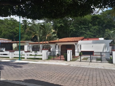 Casa en venta, Zona Residencial , Campo de Golf , Ixtapa Zihuatanejo