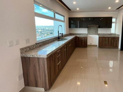 Se vende casa de 3 recámaras en col. Buena Vista, Tijuana