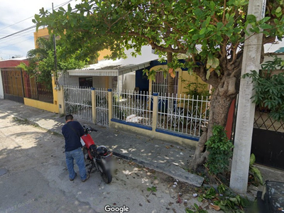 Casa En Remate Bancario-calle 67a, 302, Bosques De Yucalpeten, Merida Yucatan-lml