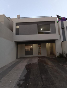 Casa En Venta Cerradas De Cumbres Sector Contemporaneo