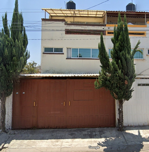 Casa En Venta En Arboledas De Loma Bella, En Puebla Recuperación Bancaria, Cc90