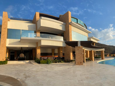Casa En Venta, Junto Al Lago, Country Club Campeche,