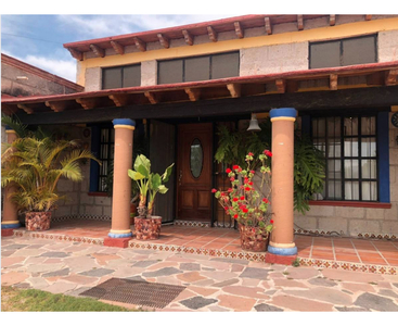 Hermosa Casa En Venta En El Corazón De Tequisquiapan