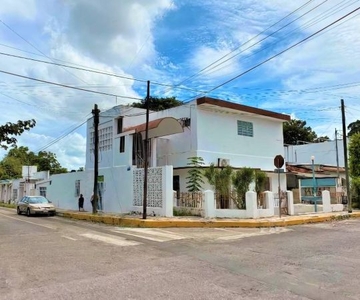 Casa en Itzimna en esquina, a una cuadra de Paseo Montejo